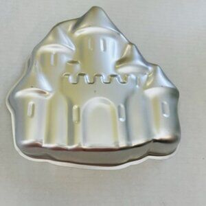 Wilton Cake Pan Mold Cinderella Castle #2105-2031 Enchanted Princess Fairy Tale